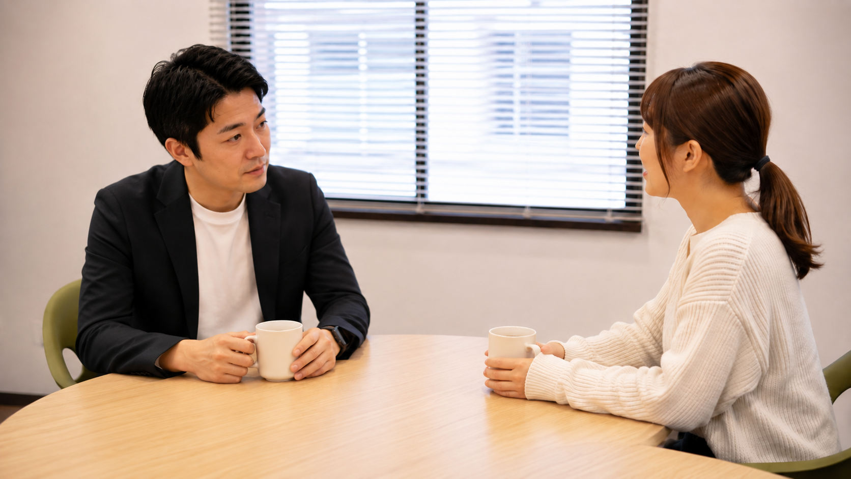 さっぽろライラック・フリースクールで保護者が相談している様子